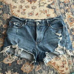 Abercrombie Mid Rise Mom Shorts size 12